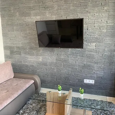 아파트 Panorama Penthouse 블로톤퓌레드