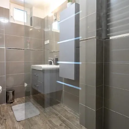 아파트 Panorama Penthouse 블로톤퓌레드